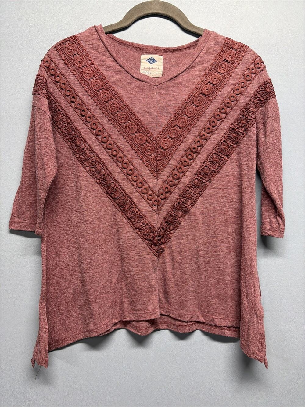 Wild Blue x Sadie Robertson - Women’s Small Burgundy T-shirt - Embroidery